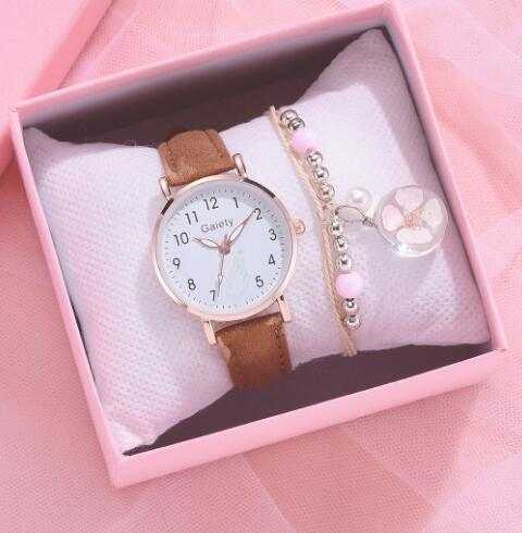 Women Watches Leather  Simple Vintage Small Leather Strap